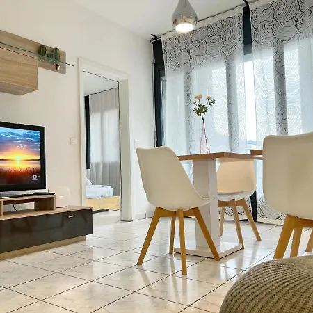 Apartment By Lr Lugano